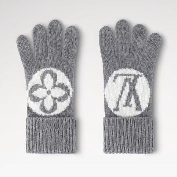 Louis Vuitton Accessories - Louis Vuitton Wool LV Medallion Gloves in Light Gray